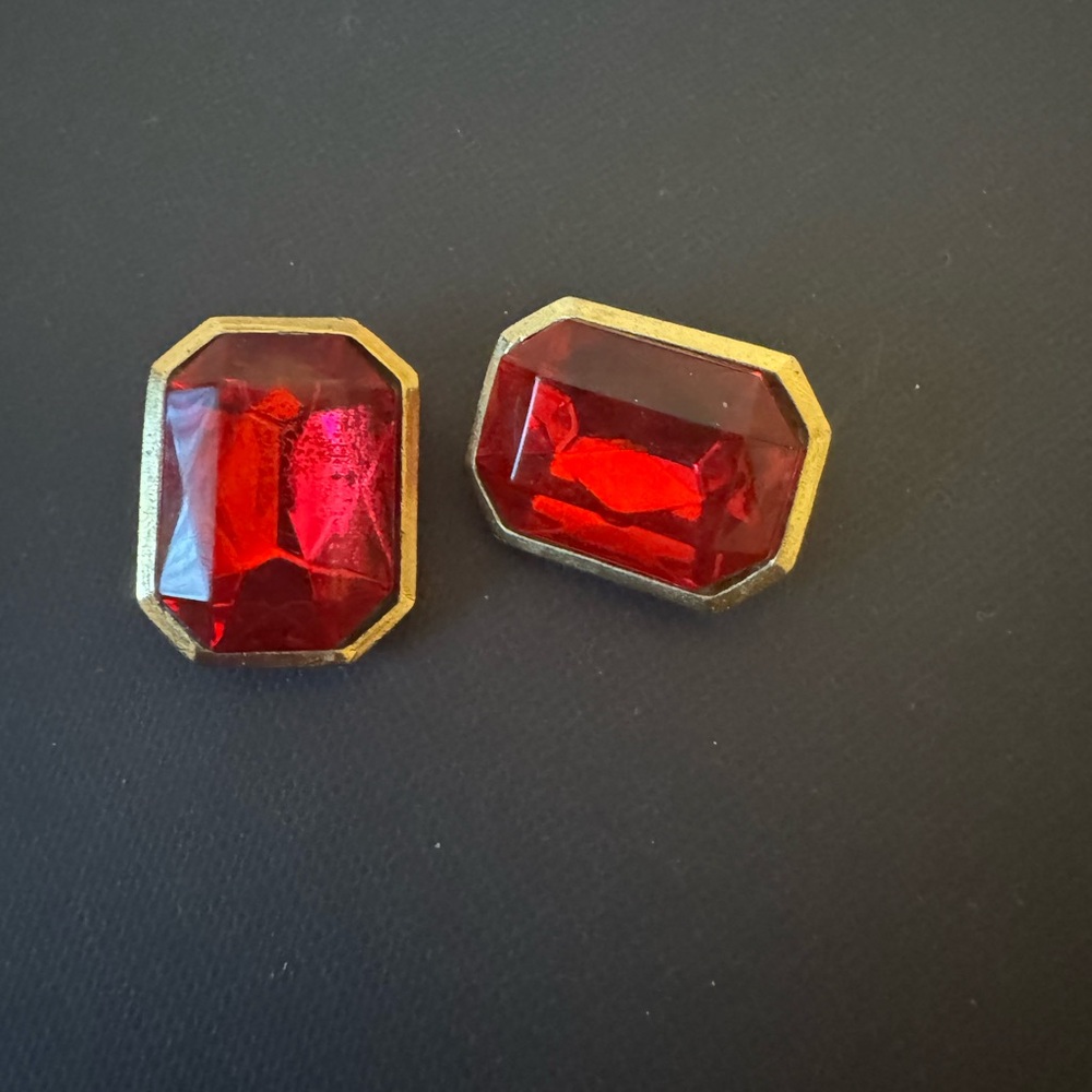 ❤️ Vintage Ruby Red Lucite Clip-On Earrings | Gold Tone | Statement